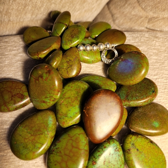 GENUINE Multi teardrop Gaspeite Heavy Necklace extremely Rare!! - Picture 5 of 7